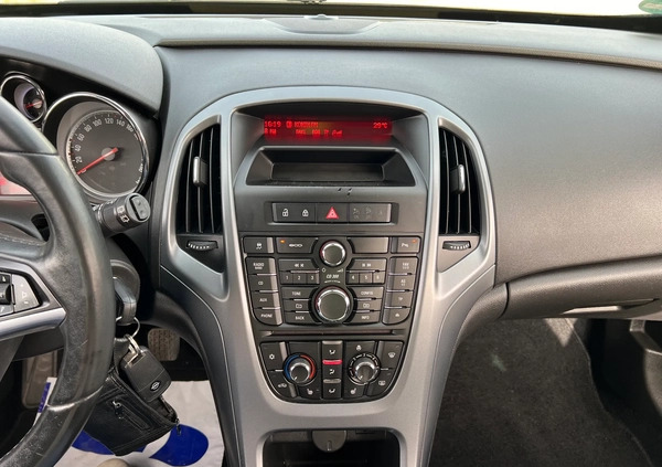 Opel Astra cena 26950 przebieg: 188000, rok produkcji 2012 z Konin małe 326
